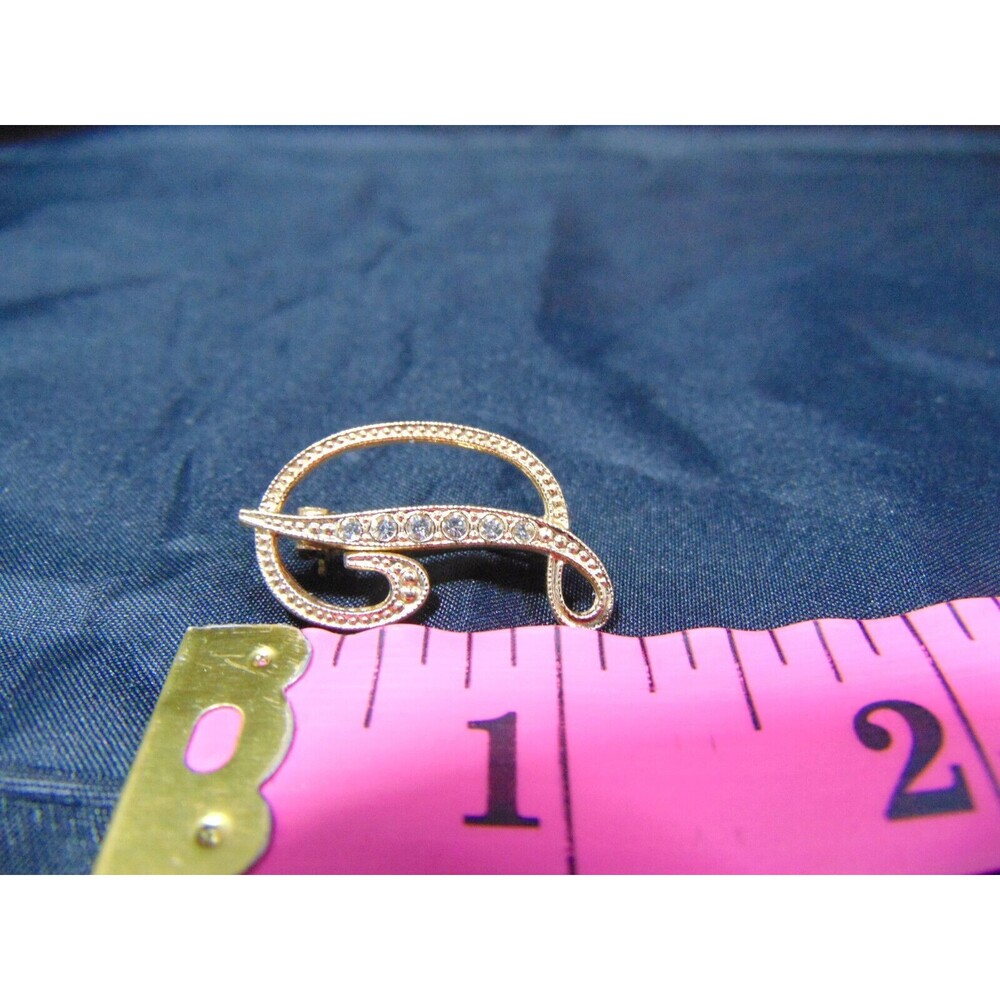 Initial "D"  Brooch, Pin Goldtone Rhinestone Script Initial 1" - Picture 4 of 6